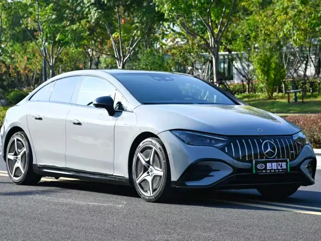 Mercedes-Benz EQE — Фото автомобиля 3