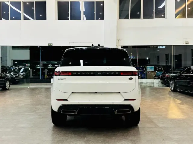 Land Rover Range Rover Sport — Фото автомобиля 5
