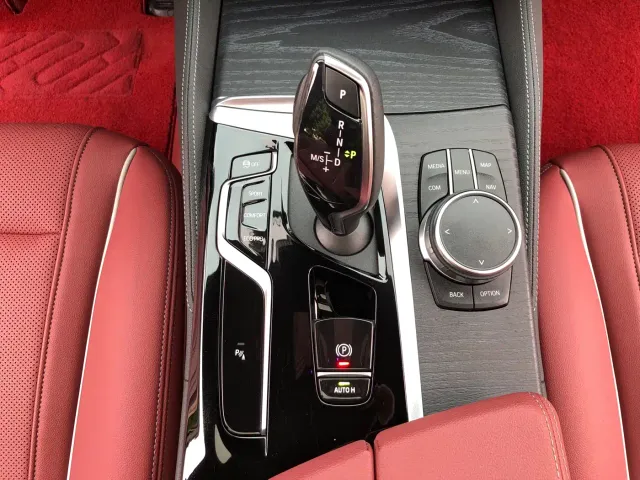 BMW 5 Series — Фото автомобиля 12