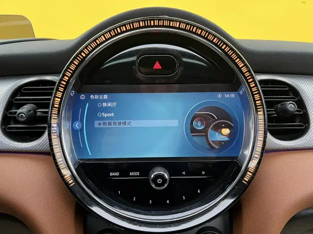 MINI Hatch — Фото автомобиля 23