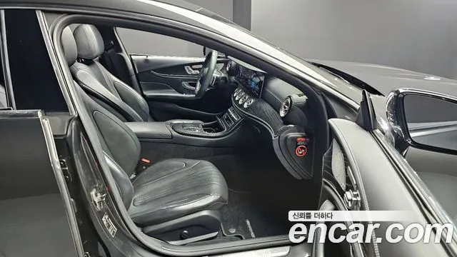 Mercedes-Benz CLS-Class — Фото автомобиля 11