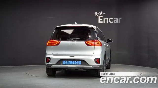 Kia Niro — Фото автомобиля 4