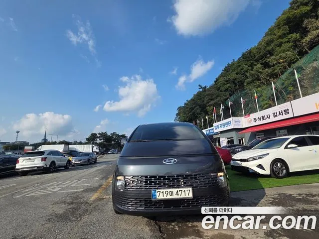 Фотография автомобиля — Hyundai Staria