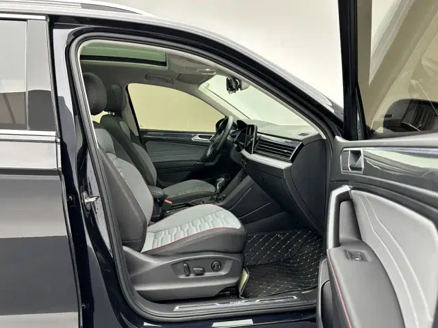 Volkswagen Tiguan L PHEV — Фото автомобиля 25