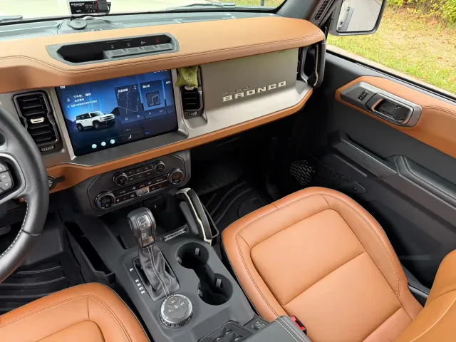 Ford Bronco — Фото автомобиля 14