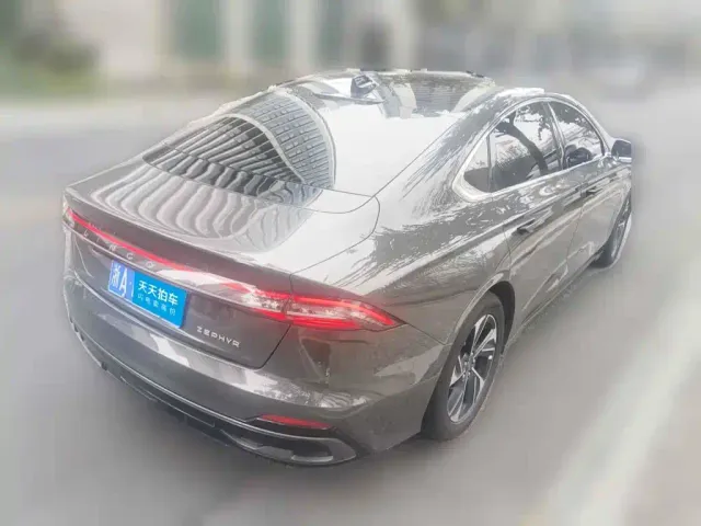 Lincoln Z — Фото автомобиля 5
