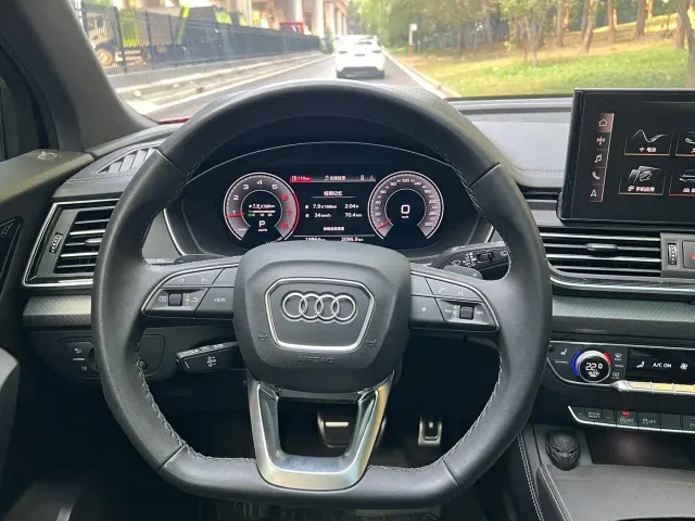 Audi Q5L — Фото автомобиля 11