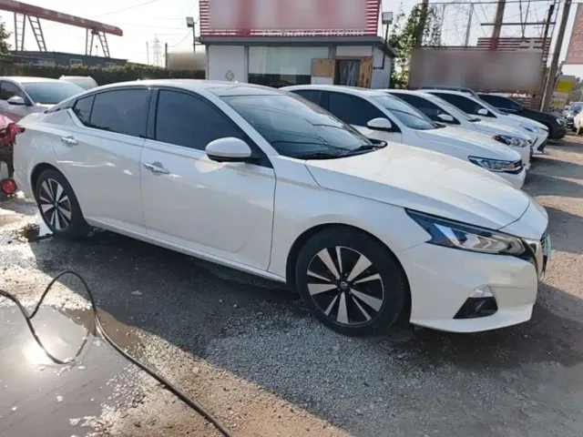Nissan Teana — Фото автомобиля 3