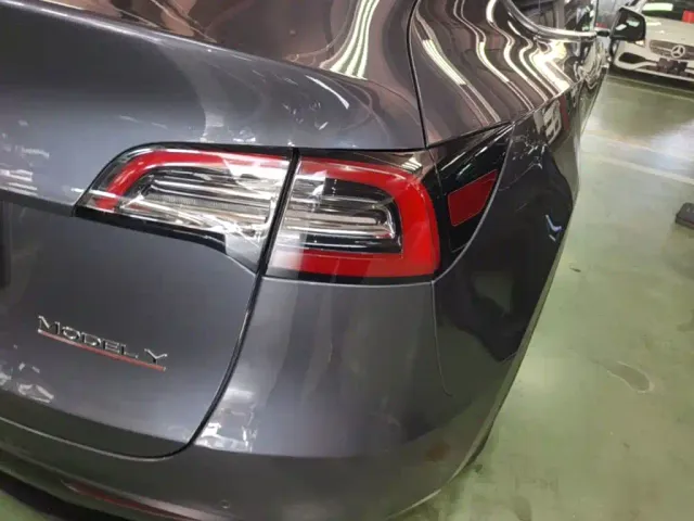 Tesla Model Y — Фото автомобиля 7