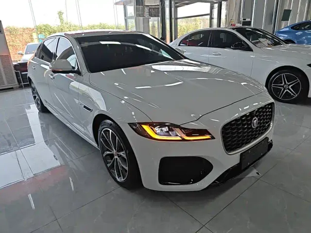 Jaguar XFL — Фото автомобиля 3