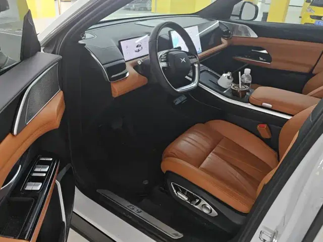 Xpeng G9 — Фото автомобиля 9
