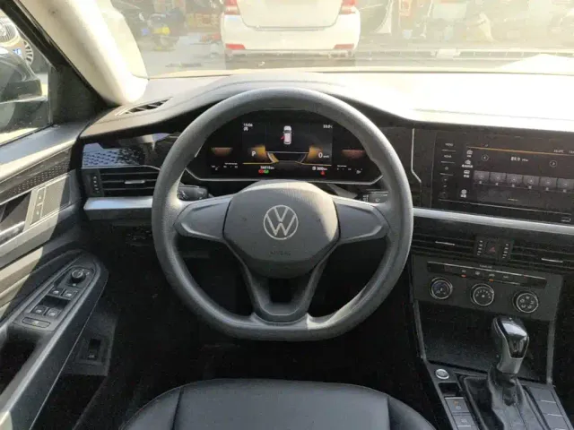 Volkswagen Passat — Фото автомобиля 10