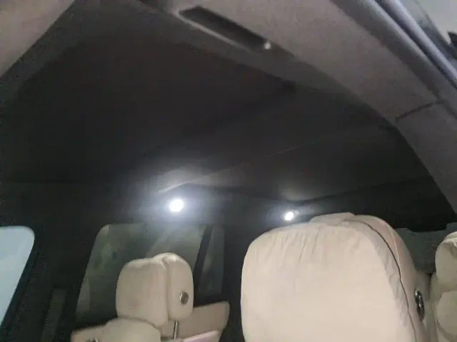 Li Auto L8 — Фото автомобиля 14