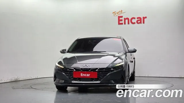 Hyundai AVANTE Avante (CN7) — Фото автомобиля 3