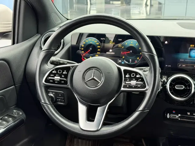 Mercedes-Benz B-Class — Фото автомобиля 26