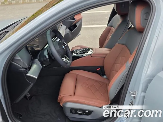 BMW 5 Series G60 — Фото автомобиля 17