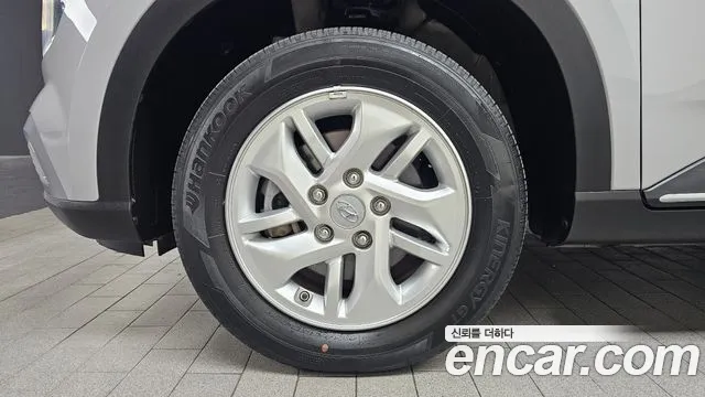Hyundai Venue — Фото автомобиля 5
