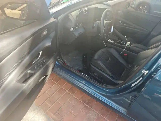 Hyundai Elantra — Фото автомобиля 17