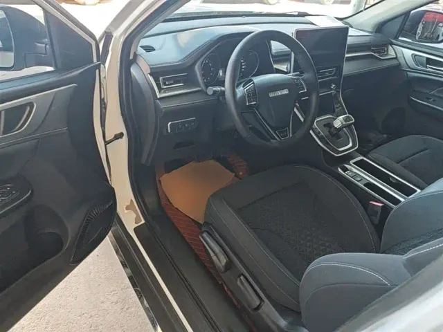 Haval M6 — Фото автомобиля 15