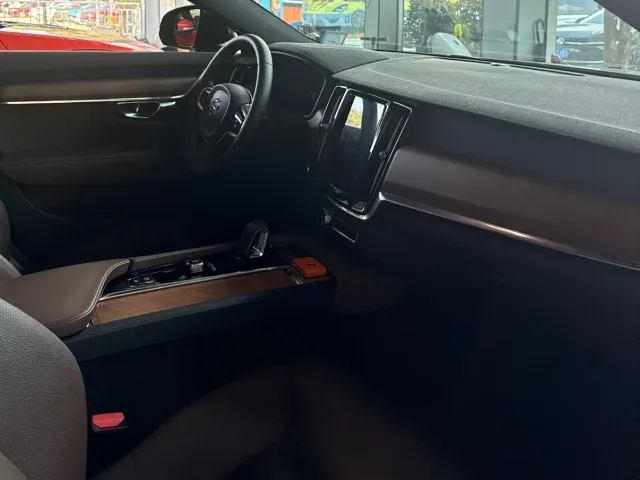 Volvo S90 — Фото автомобиля 6