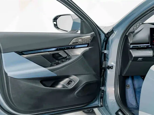 BMW 5 Series — Фото автомобиля 18