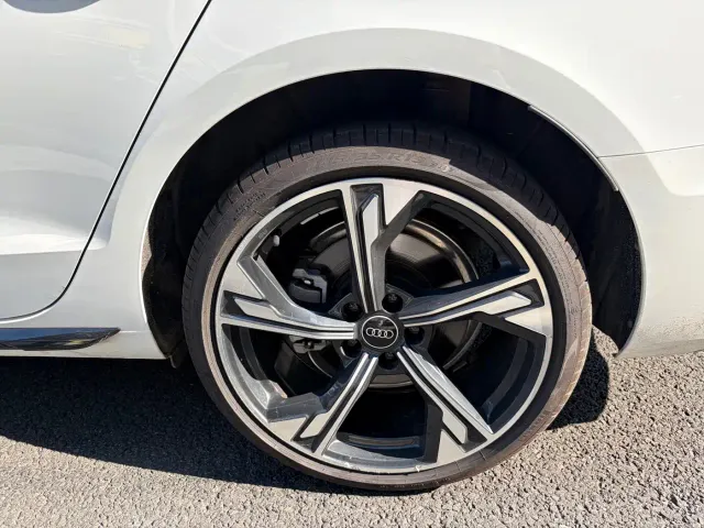 Audi A4L — Фото автомобиля 17