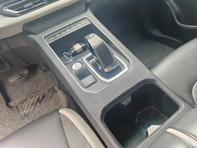 Dongfeng Fengshen E70 — Фото автомобиля 8