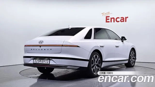 Hyundai Grandeur GN7 — Фото автомобиля 2