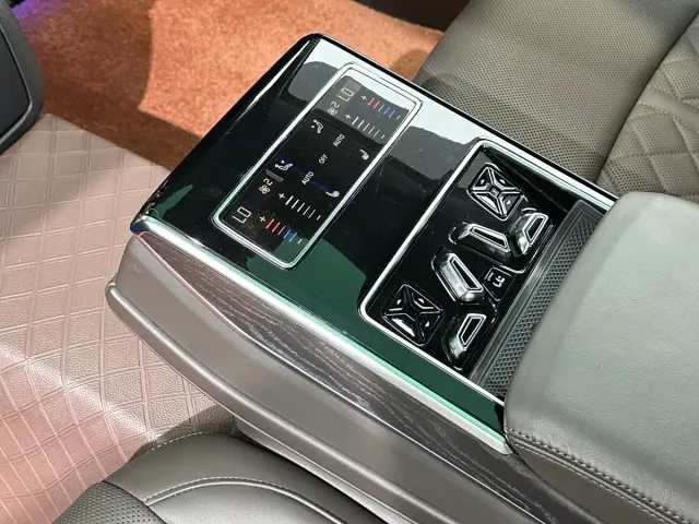Audi A8 — Фото автомобиля 22