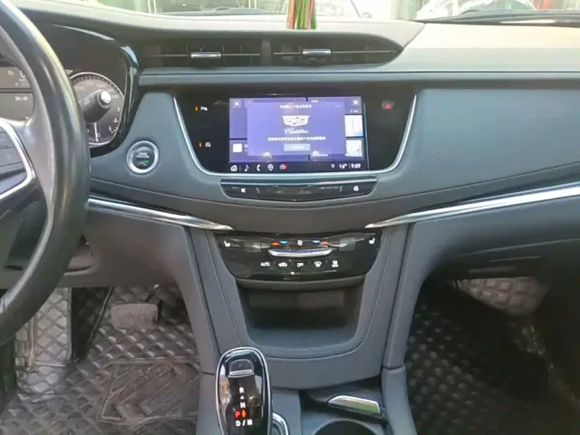 Cadillac XT5 — Фото автомобиля 12