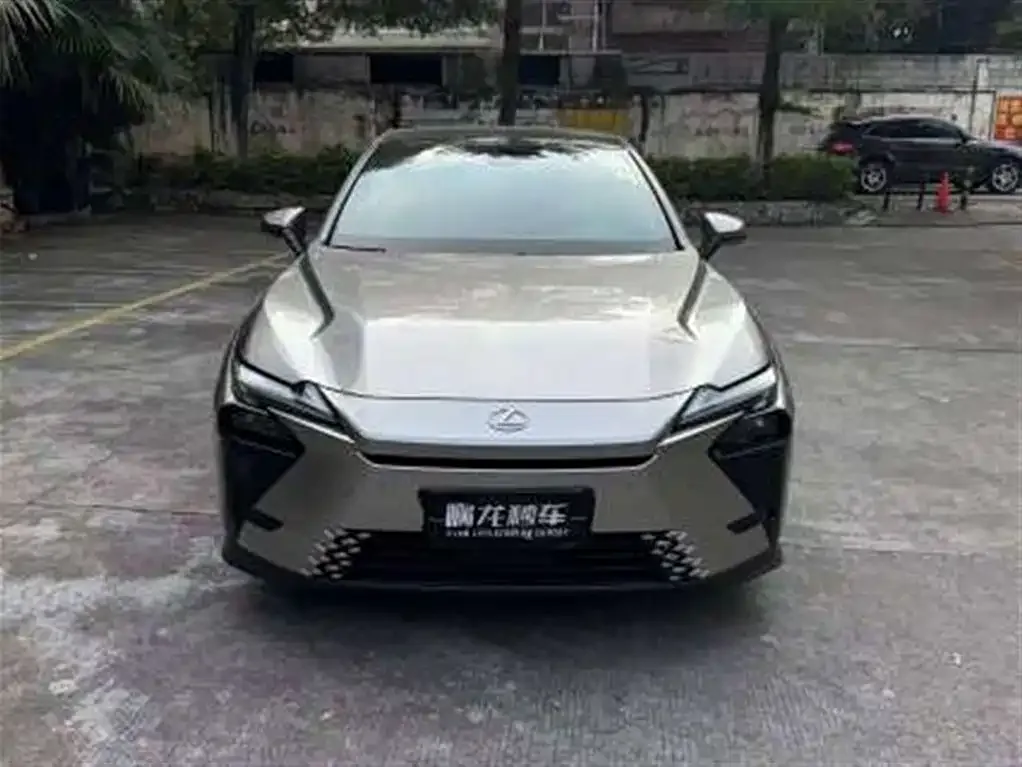 Lexus Lexus ES 2025 Model 300h Base Version — Фото автомобиля 2