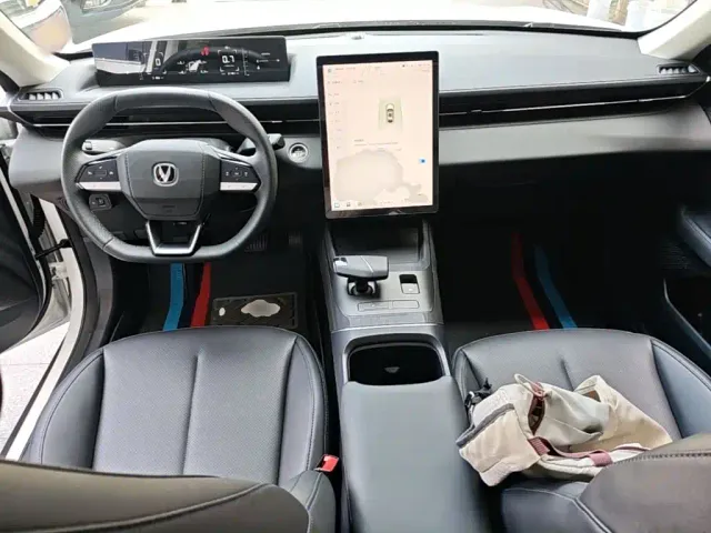 Changan Eado — Фото автомобиля 9