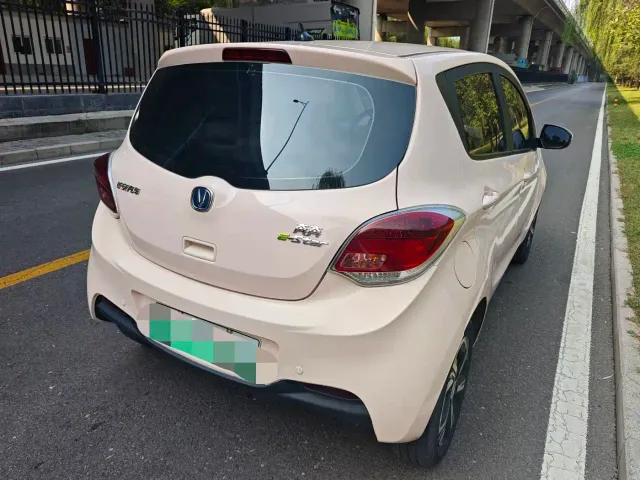 Changan Benben E-Star — Фото автомобиля 6