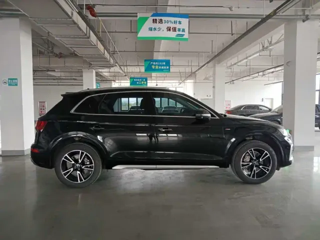 Audi Q5L — Фото автомобиля 3