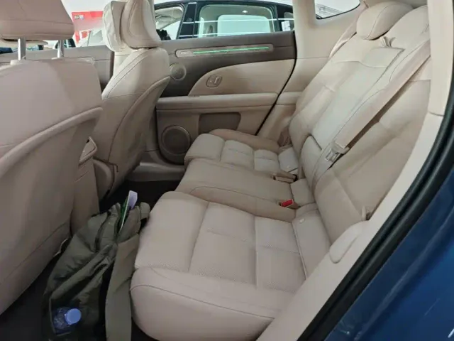 IM Motors LS6 — Фото автомобиля 16