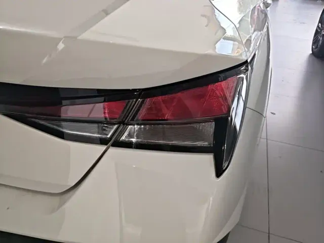 Hyundai Elantra — Фото автомобиля 7