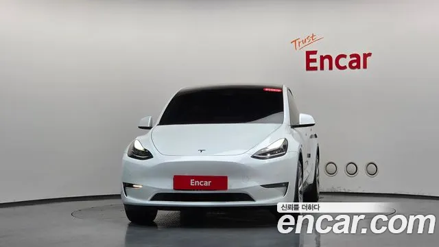 Tesla Model Y — Фото автомобиля 3