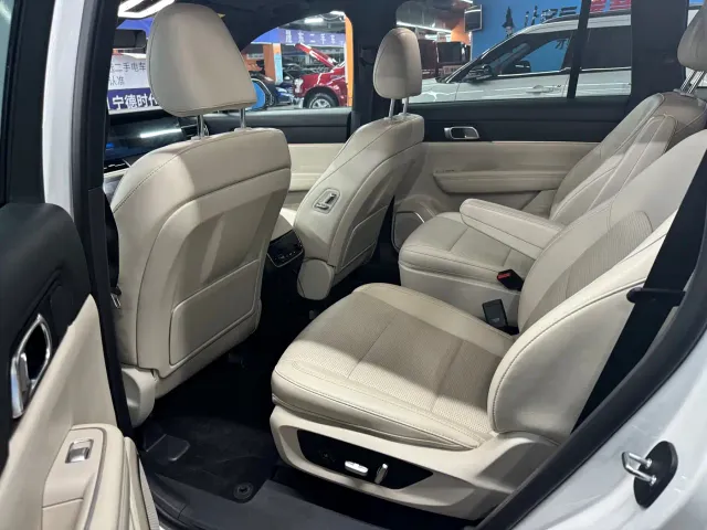 Li Auto ONE — Фото автомобиля 4
