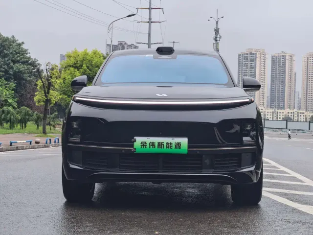 Li Auto L8 — Фото автомобиля 2