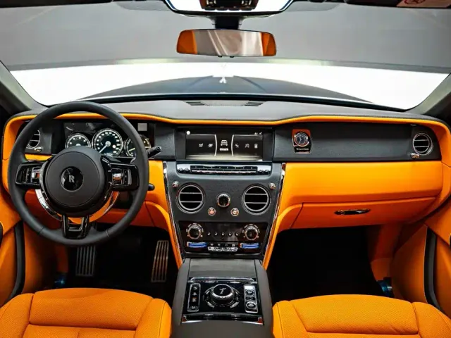 Rolls-Royce Cullinan — Фото автомобиля 10