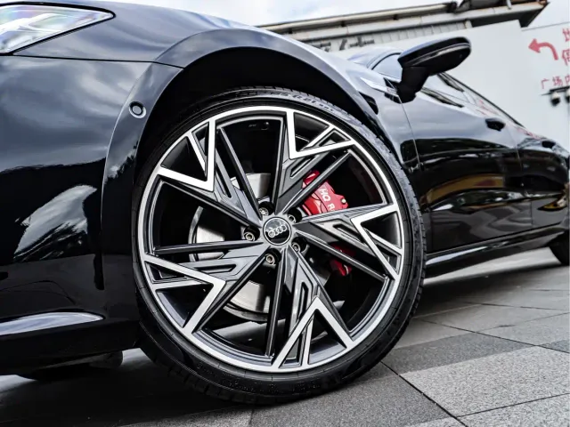 Audi A7L — Фото автомобиля 4