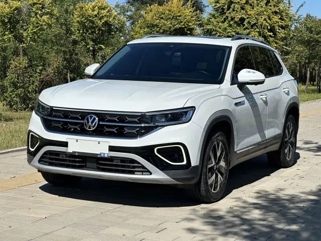 Фотография автомобиля — Volkswagen Tayron