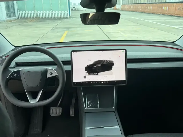 Tesla Model Y — Фото автомобиля 6
