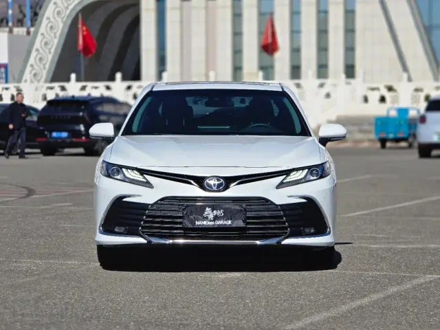 Toyota Camry — Фото автомобиля 2