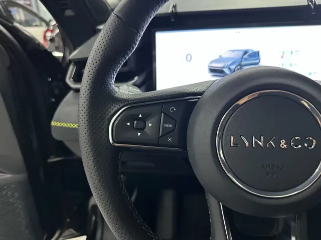 Lynk & Co 03 — Фото автомобиля 18