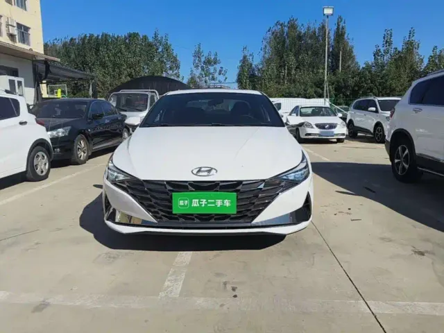 Hyundai Elantra — Фото автомобиля 2