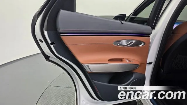 Genesis GV70 2.5T Бензин AWD — Фото автомобиля 21