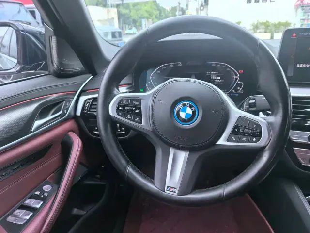 BMW 5 Series — Фото автомобиля 28