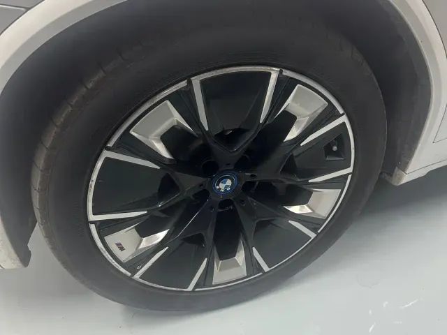 BMW iX3 — Фото автомобиля 15