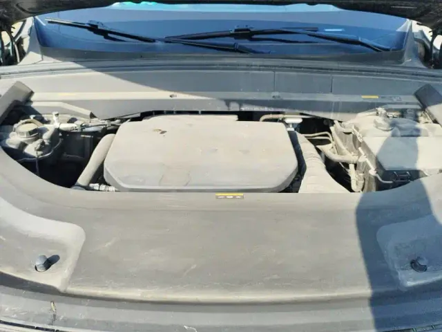 Li Auto L8 — Фото автомобиля 10
